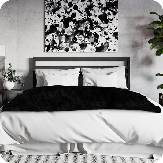 Fascinator Queen Faux Fur Throw in Black — image 1