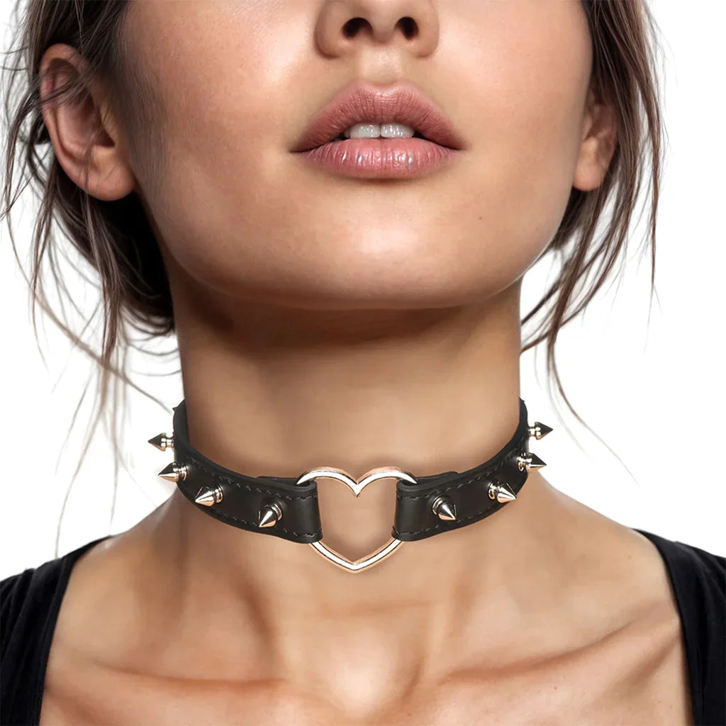 Master Series Spiked Heart Choker in Black – Edmonton – packaging view